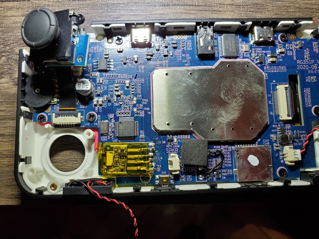 Guide: Install your own Wi-Fi chip inside the RG351P – Retro Game Corps